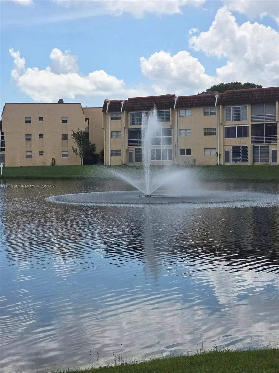 8920 Sunrise Lakes Blvd, #111
