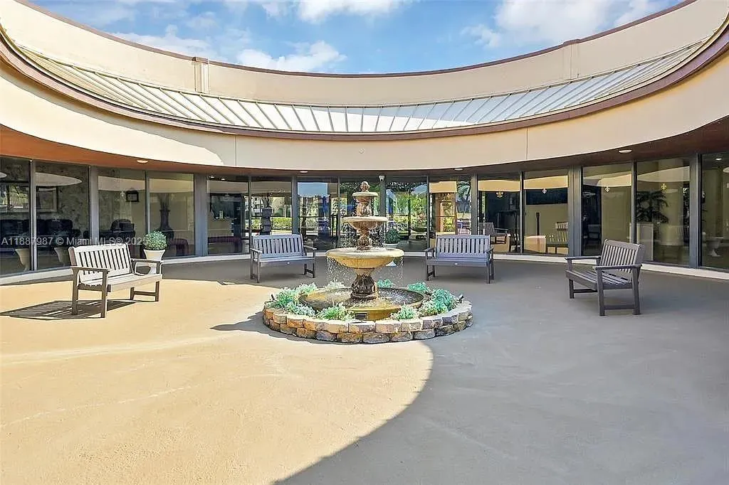 8920 Sunrise Lakes Blvd, #111