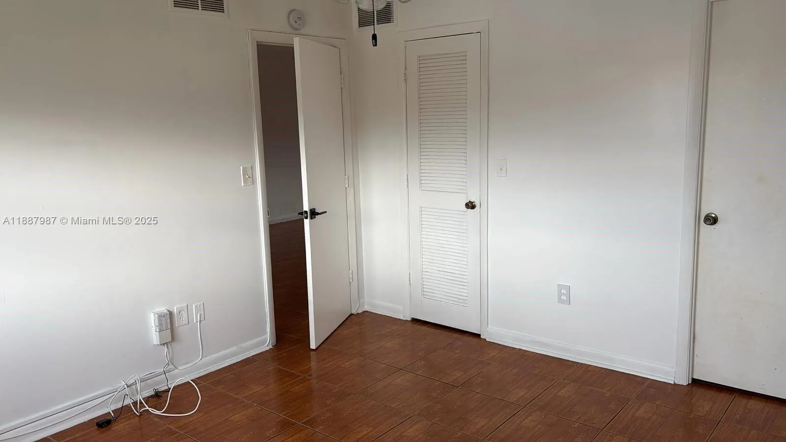 8920 Sunrise Lakes Blvd, #111