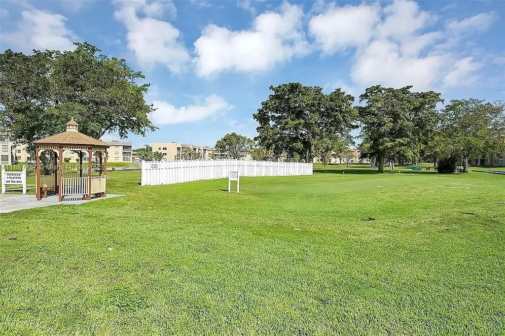 8920 Sunrise Lakes Blvd, #111