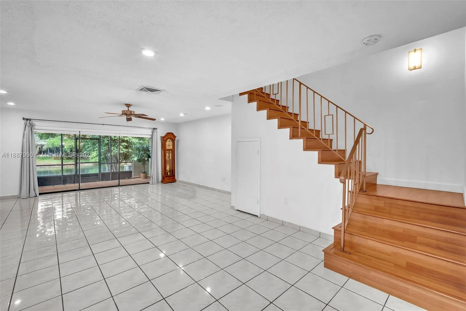 3825 Estepona Ave, #11D5