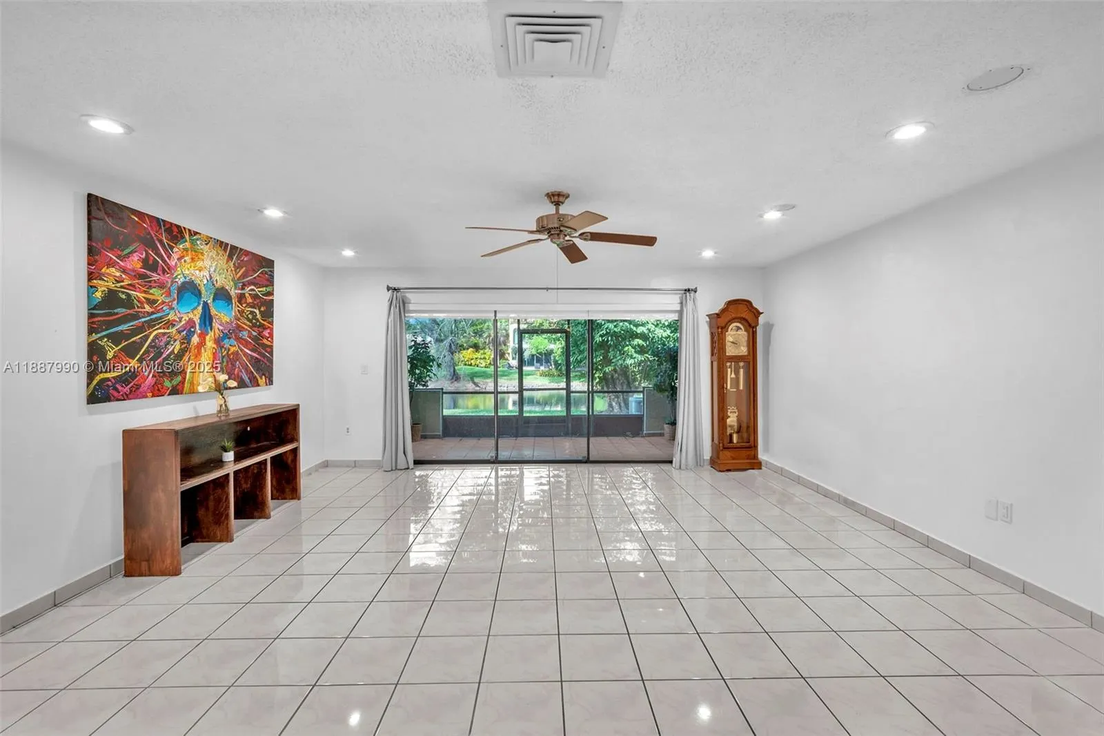 3825 Estepona Ave, #11D5