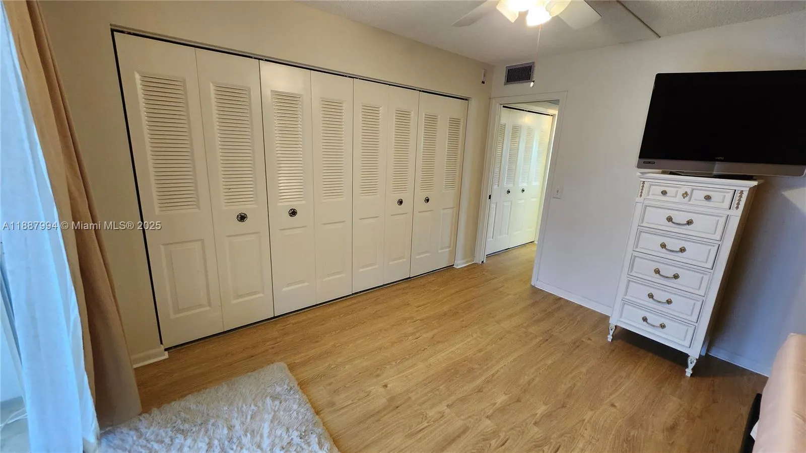 2079 Harwood F, #2079