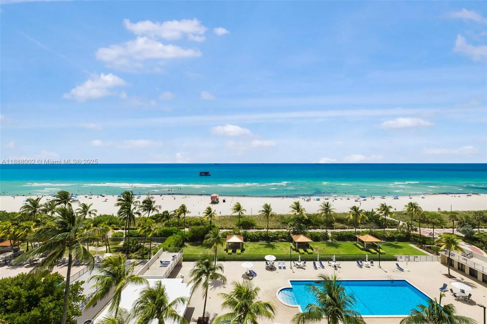 2625 Collins Ave, #907