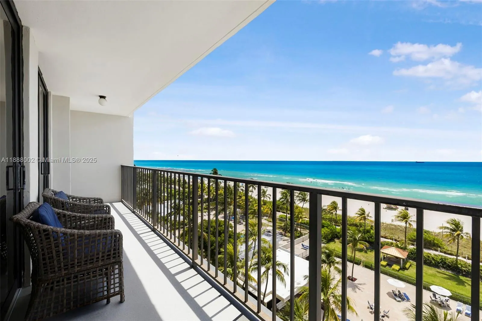 2625 Collins Ave, #907