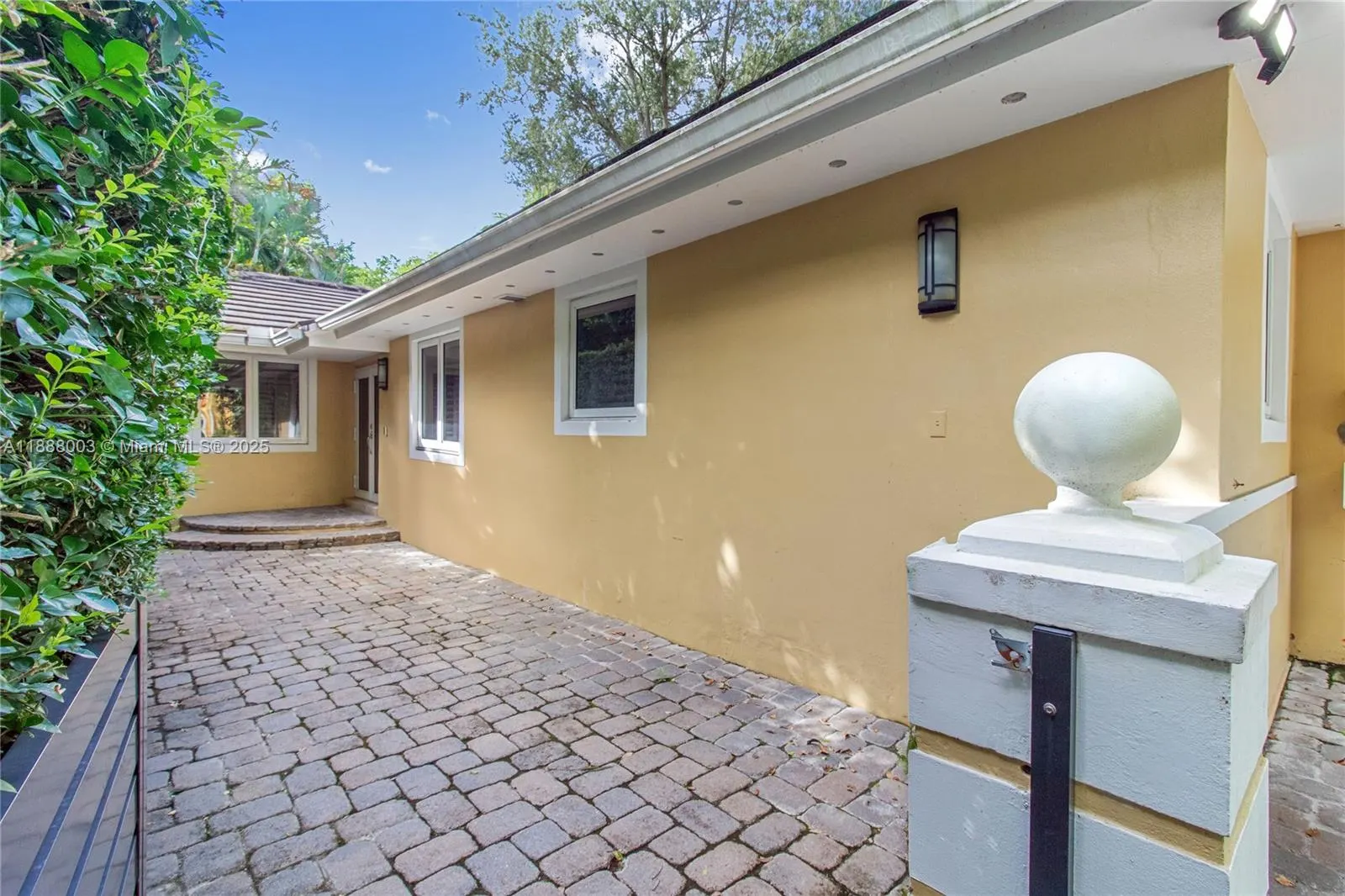 1512 San Rafael Ave