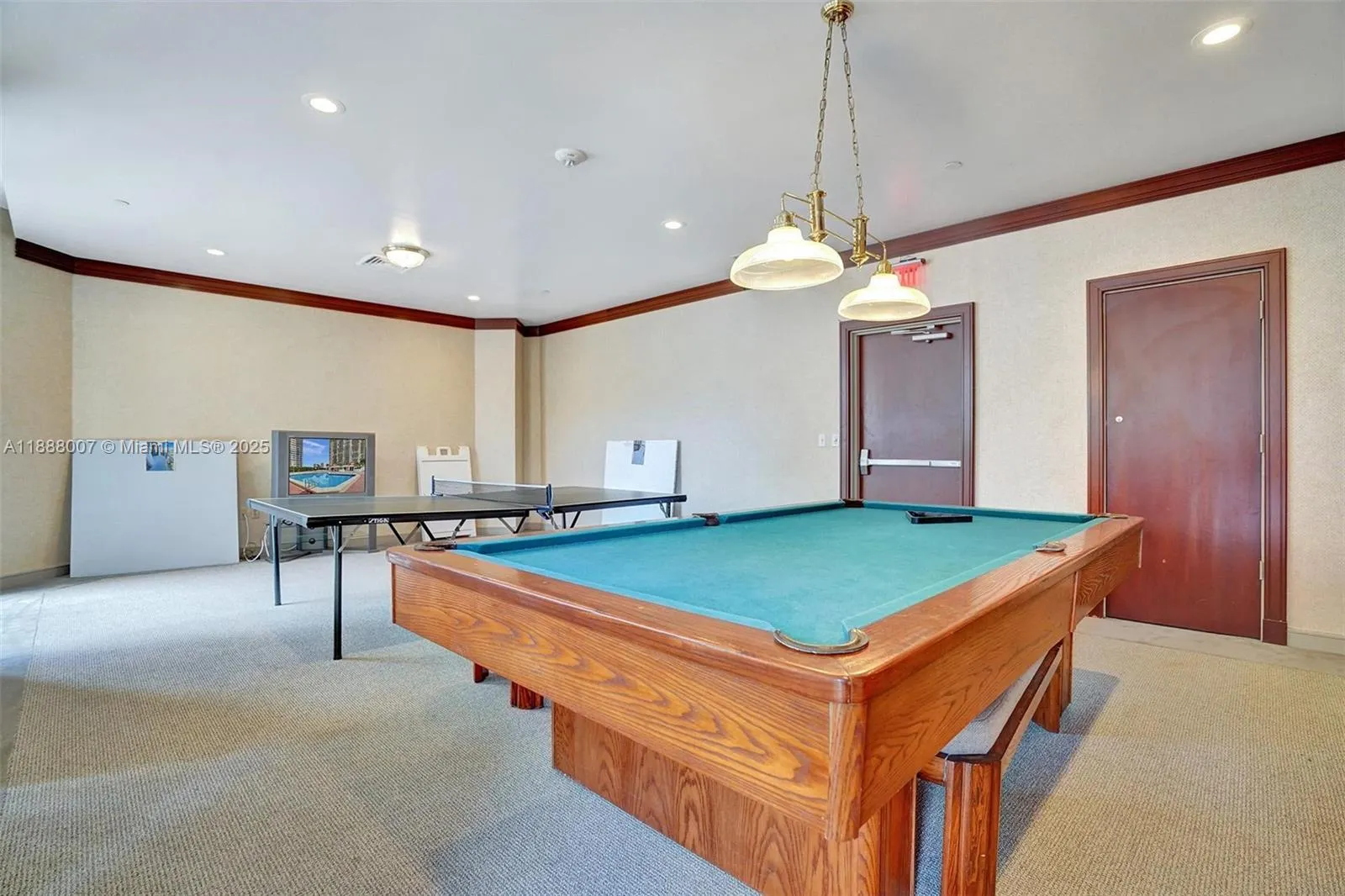 20185 E Country Club Dr, #1409