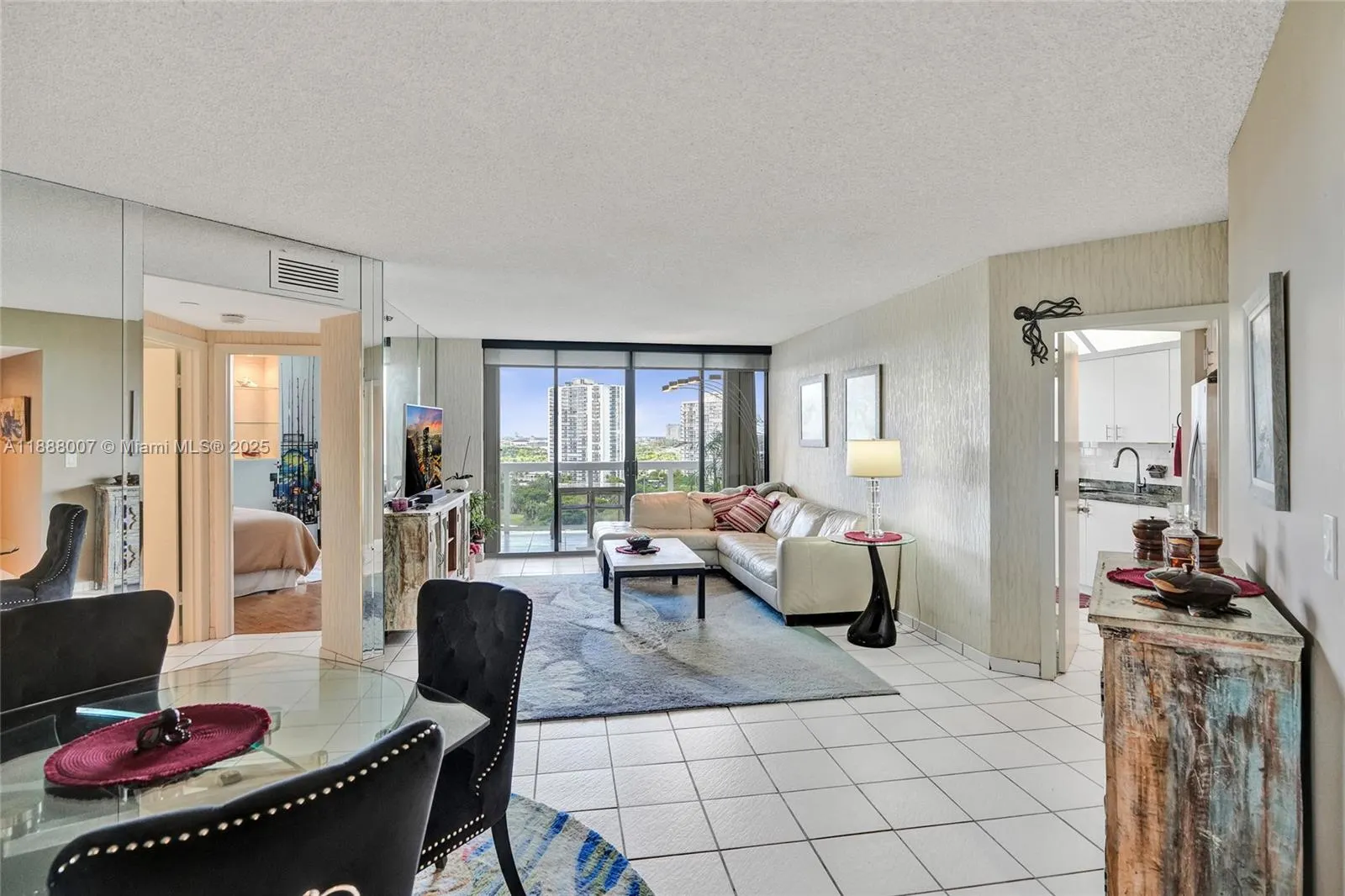20185 E Country Club Dr, #1409