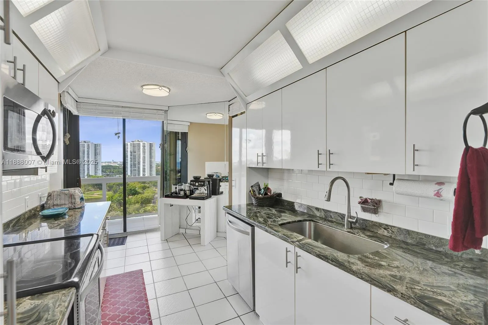 20185 E Country Club Dr, #1409