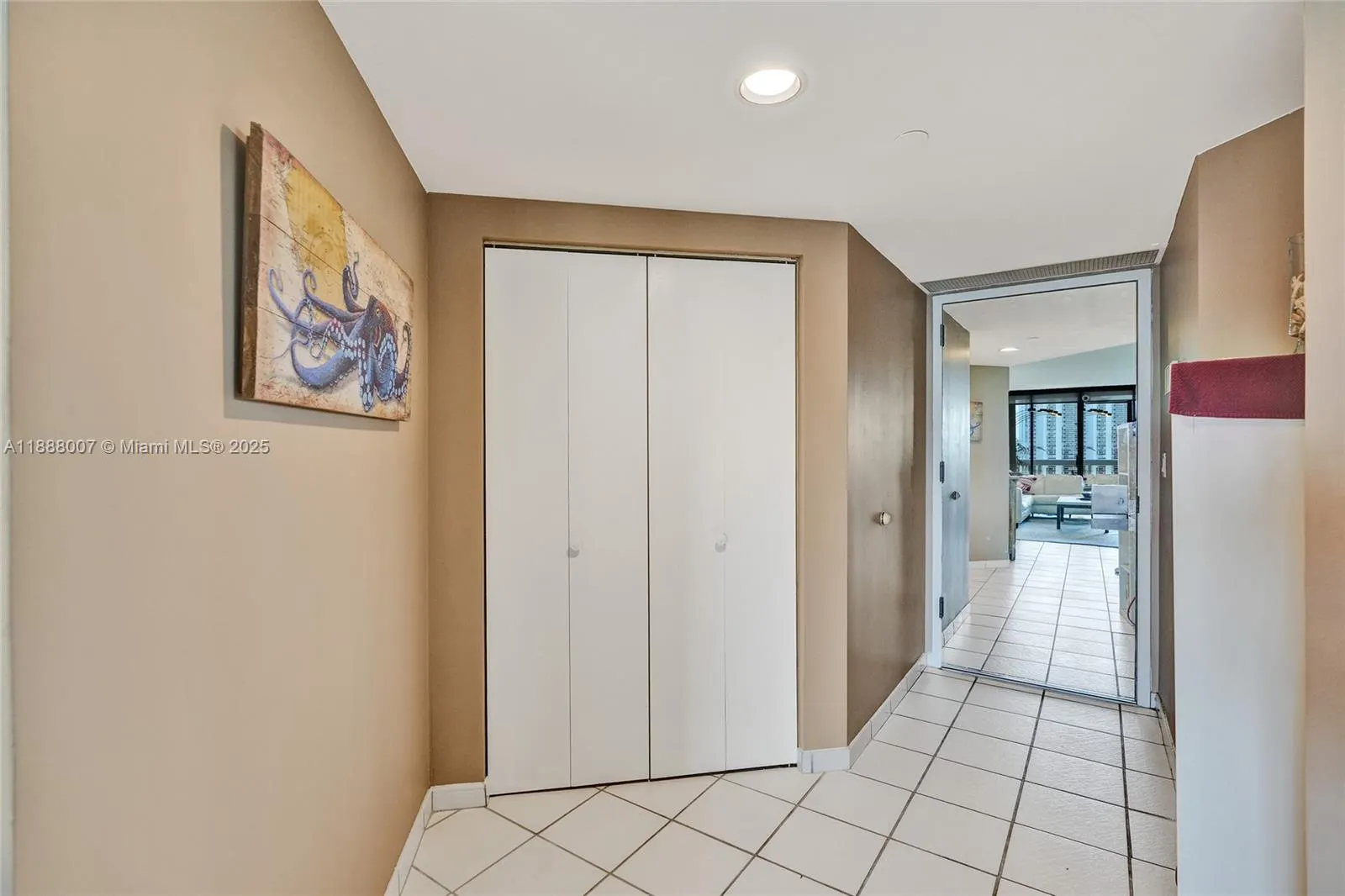 20185 E Country Club Dr, #1409