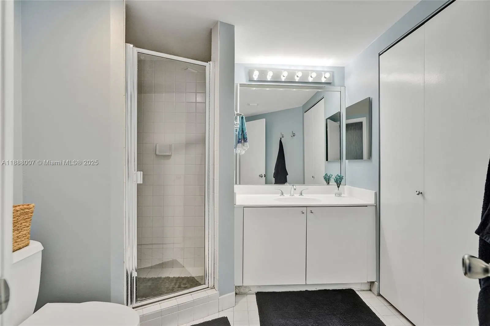 20185 E Country Club Dr, #1409