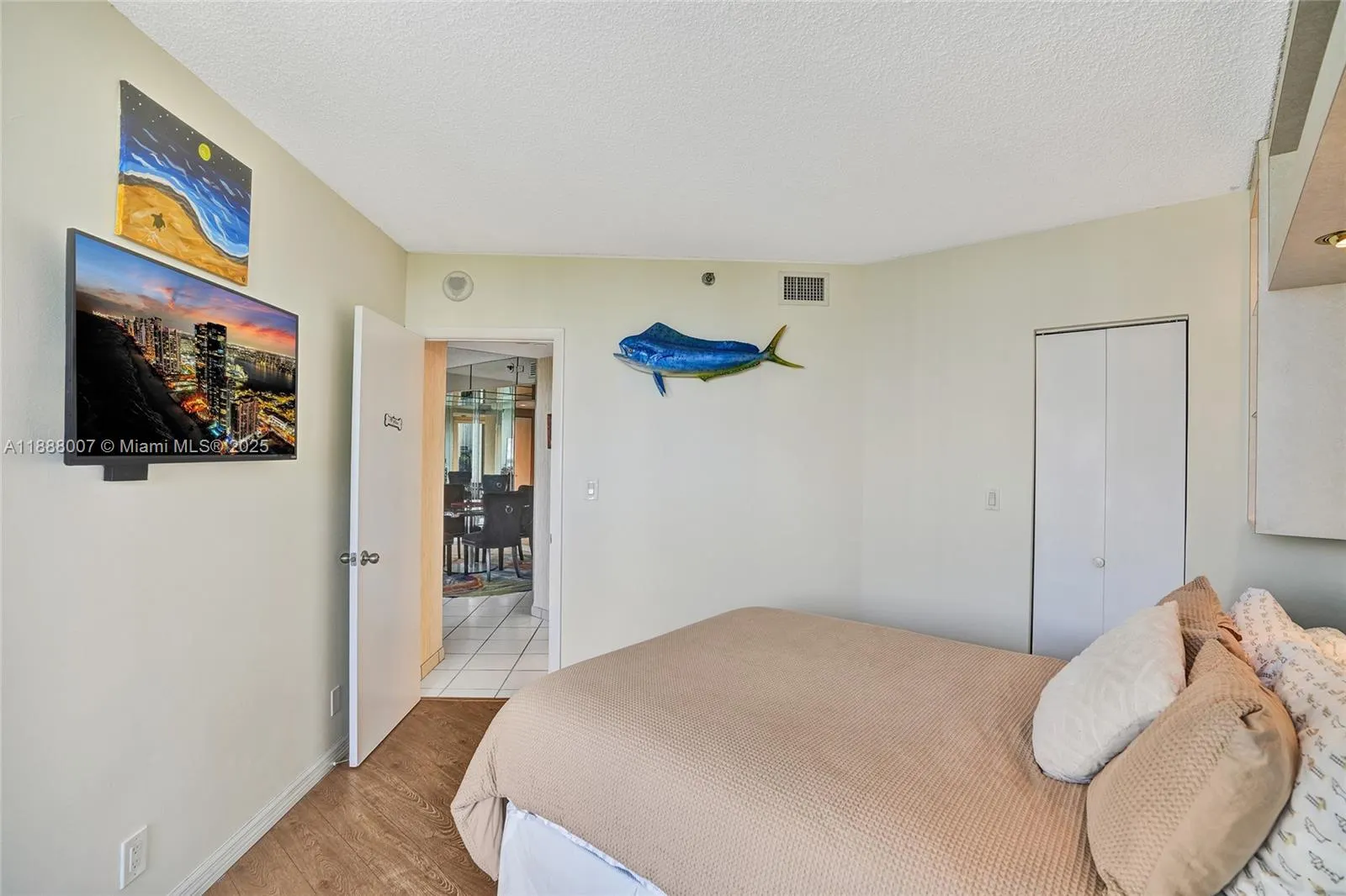 20185 E Country Club Dr, #1409