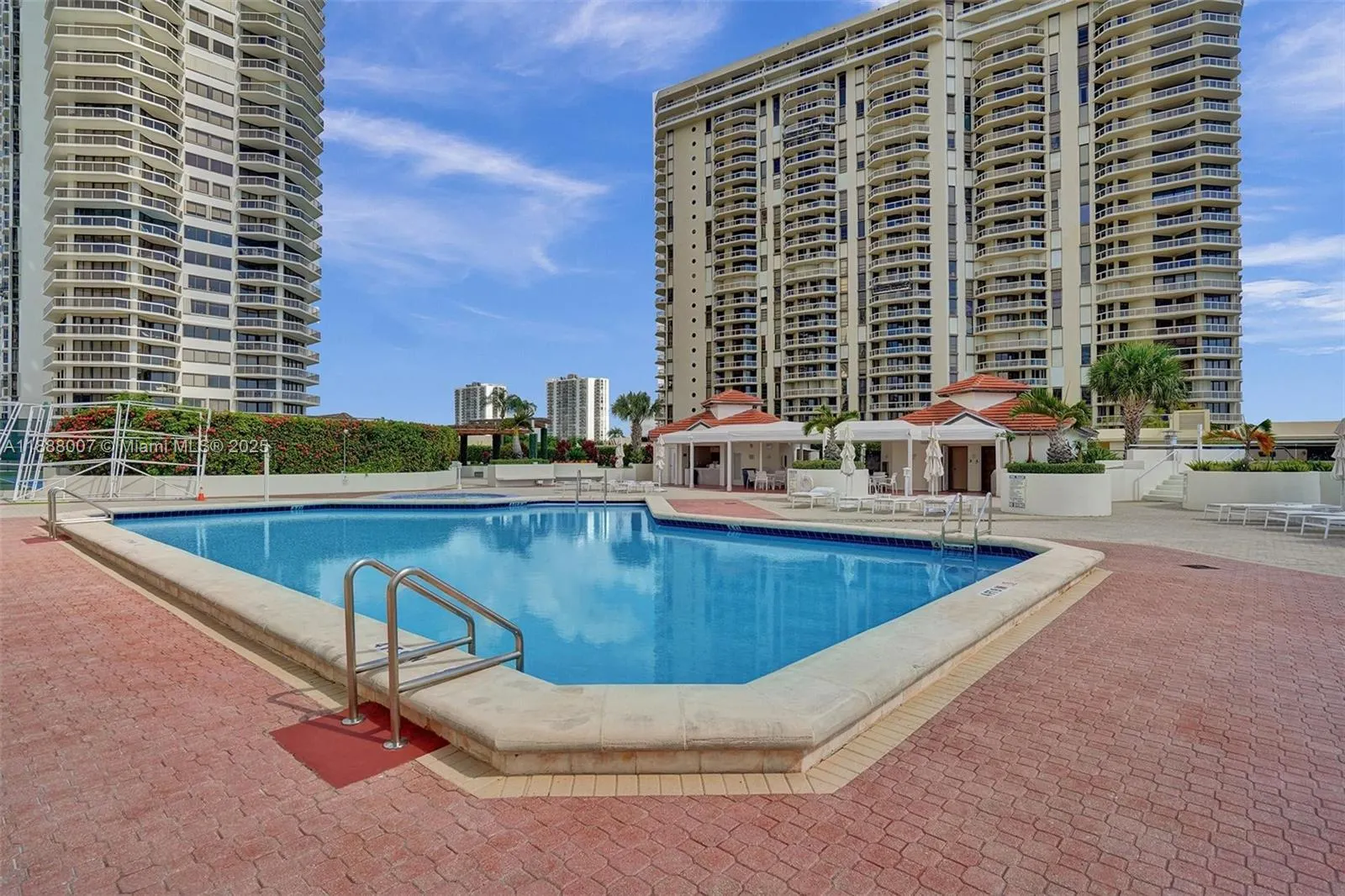 20185 E Country Club Dr, #1409