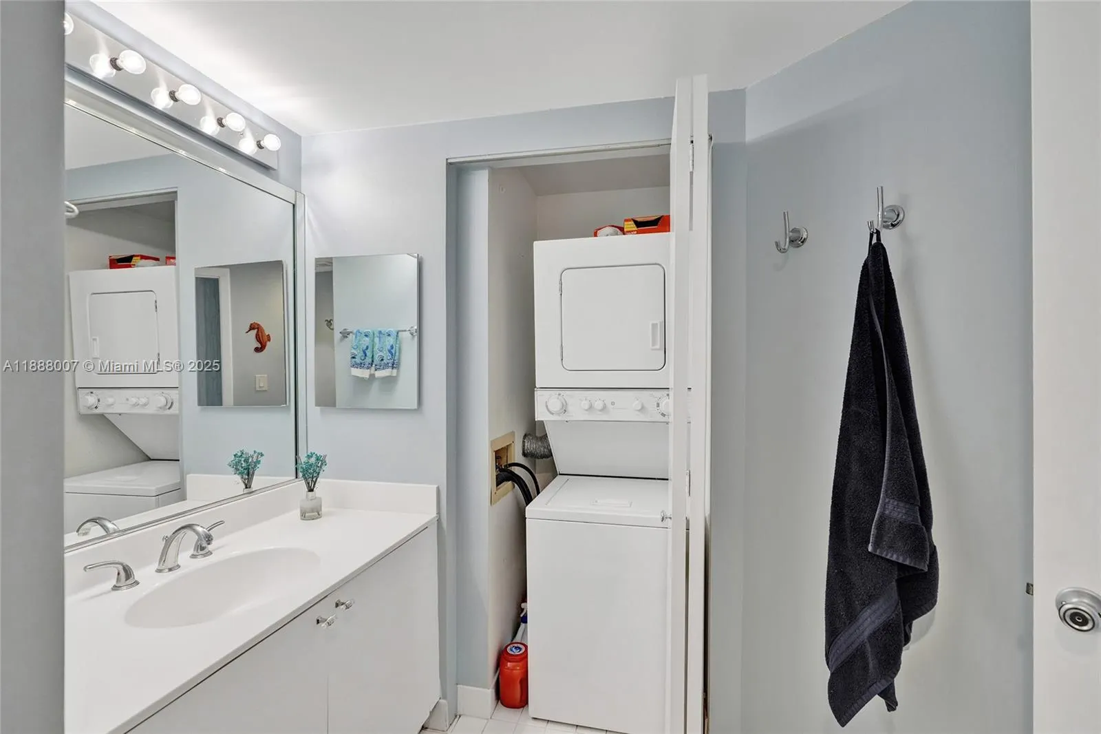 20185 E Country Club Dr, #1409