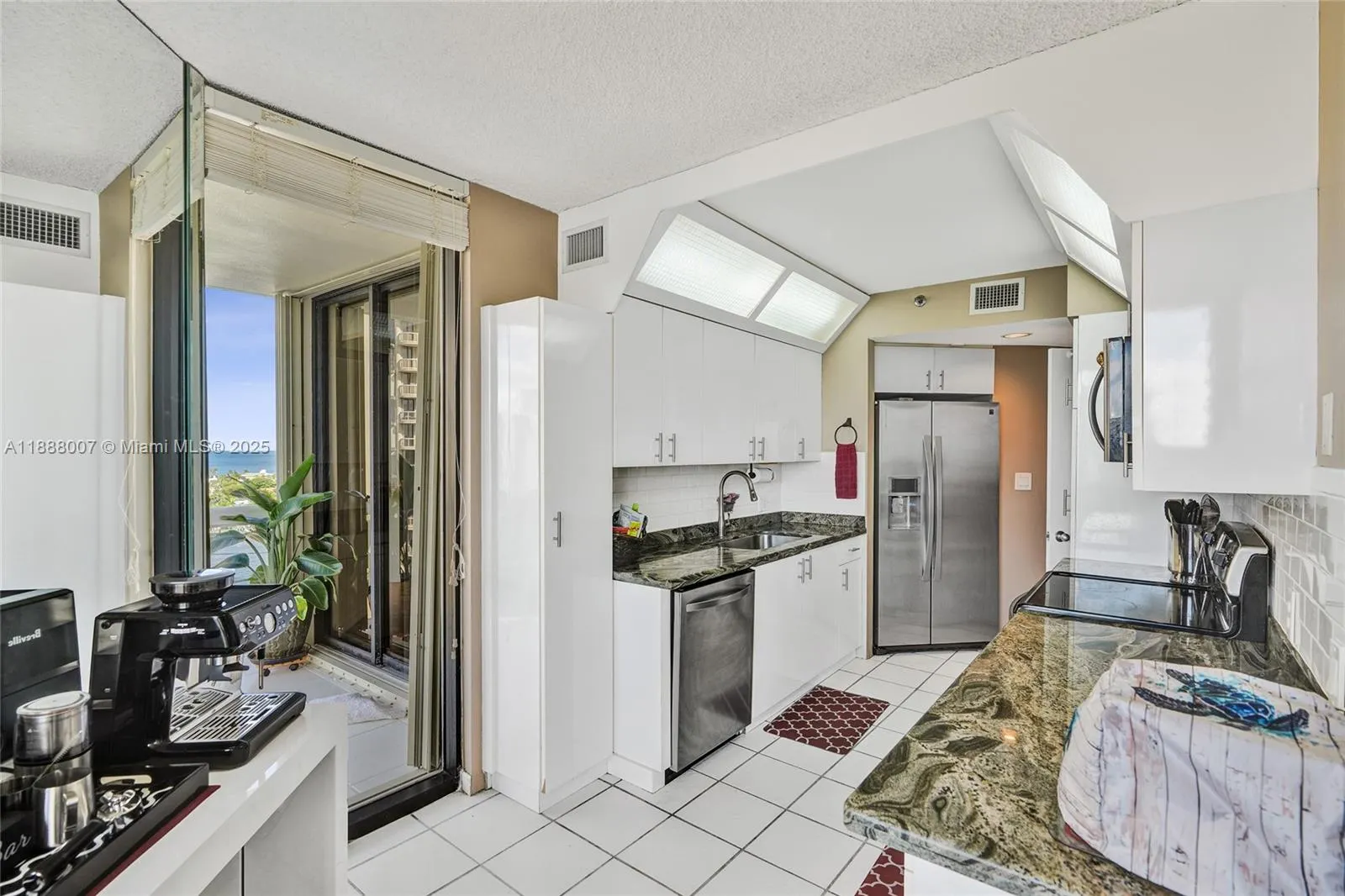 20185 E Country Club Dr, #1409