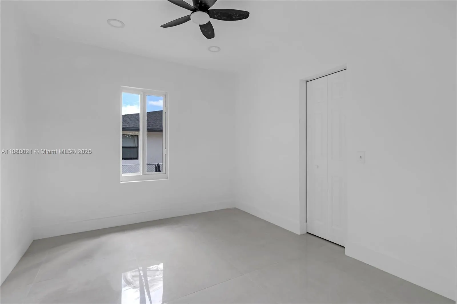 667 NW 14th St