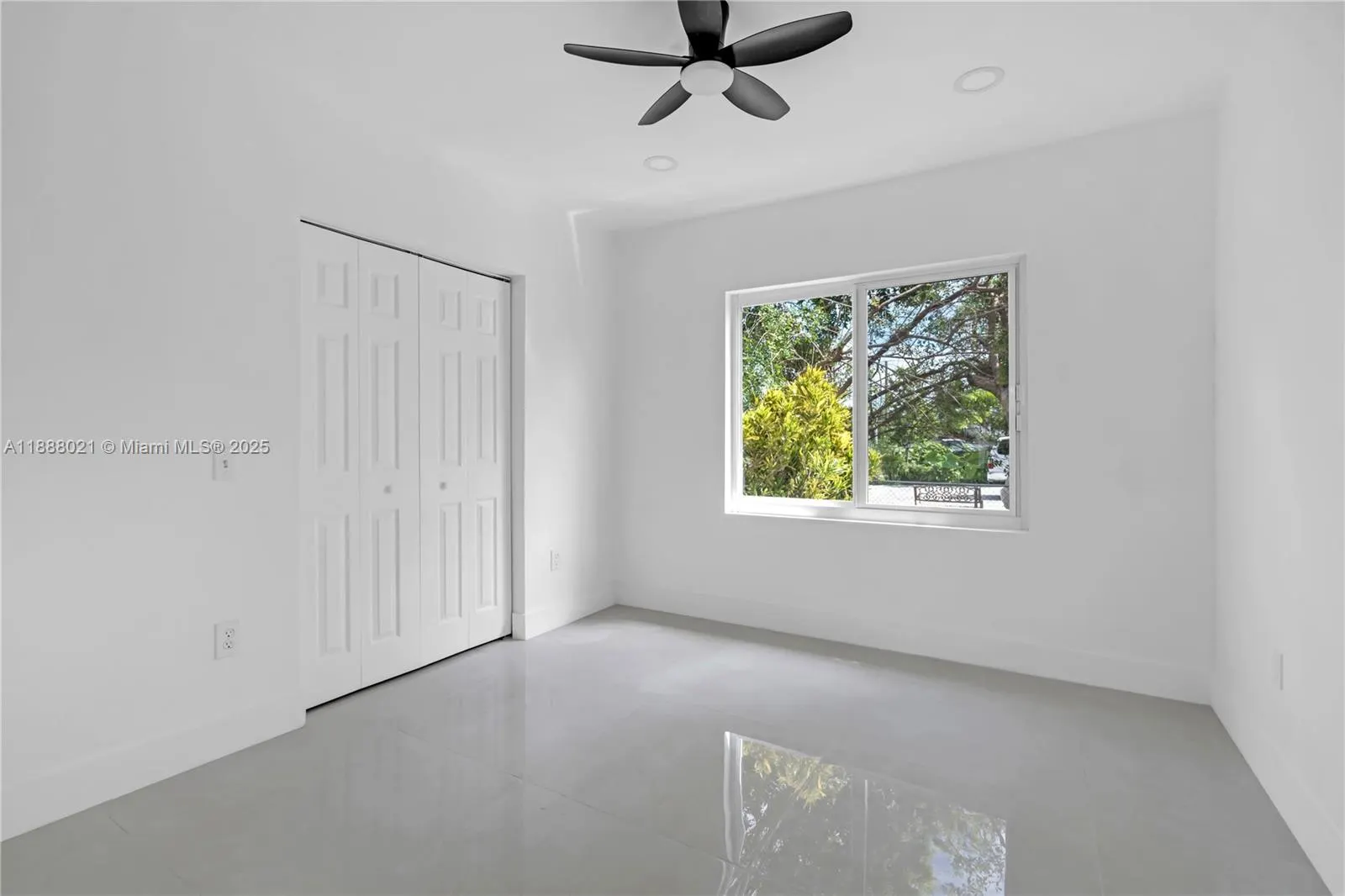 667 NW 14th St