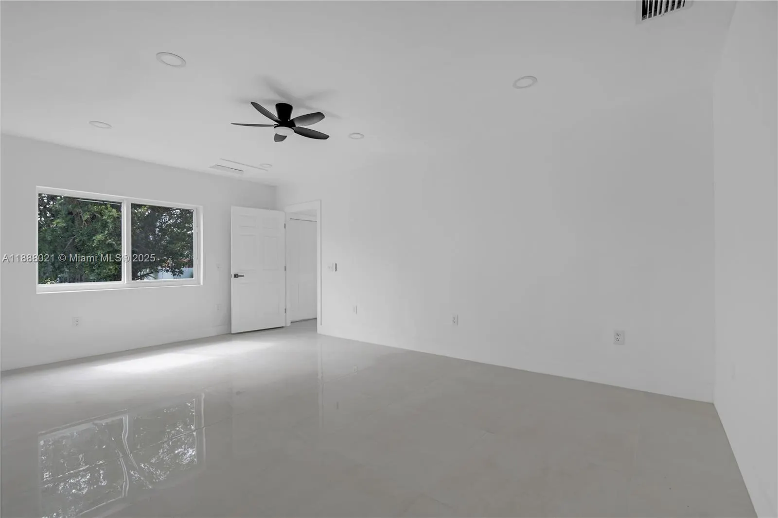 667 NW 14th St