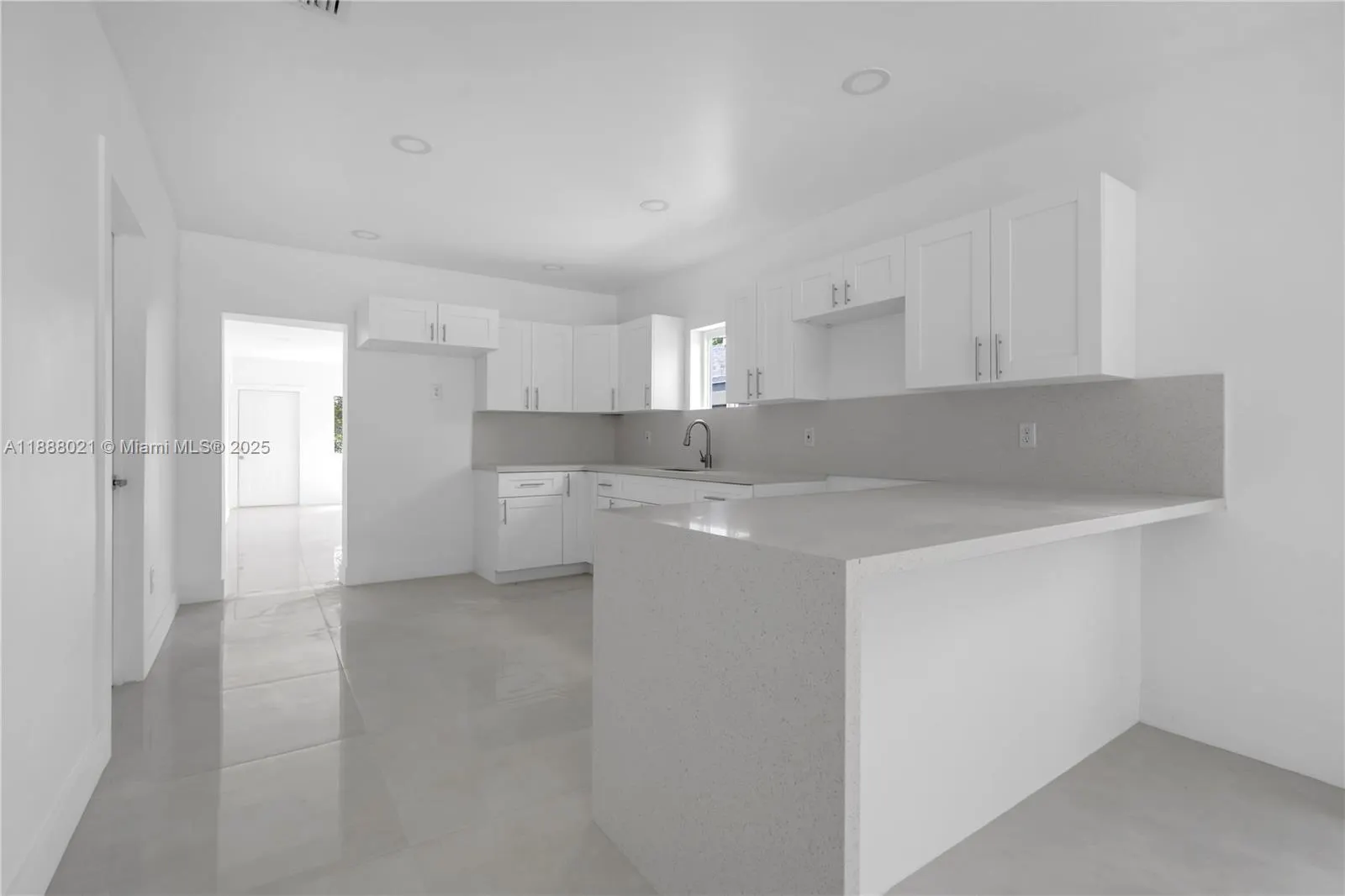 667 NW 14th St