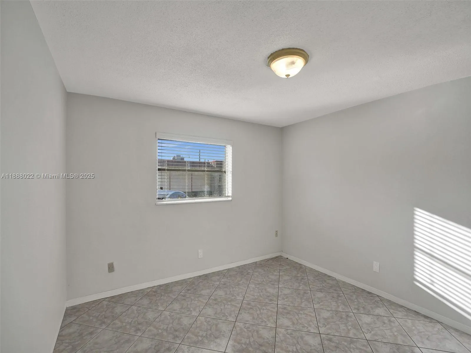 5112 Hollywood Blvd, #7