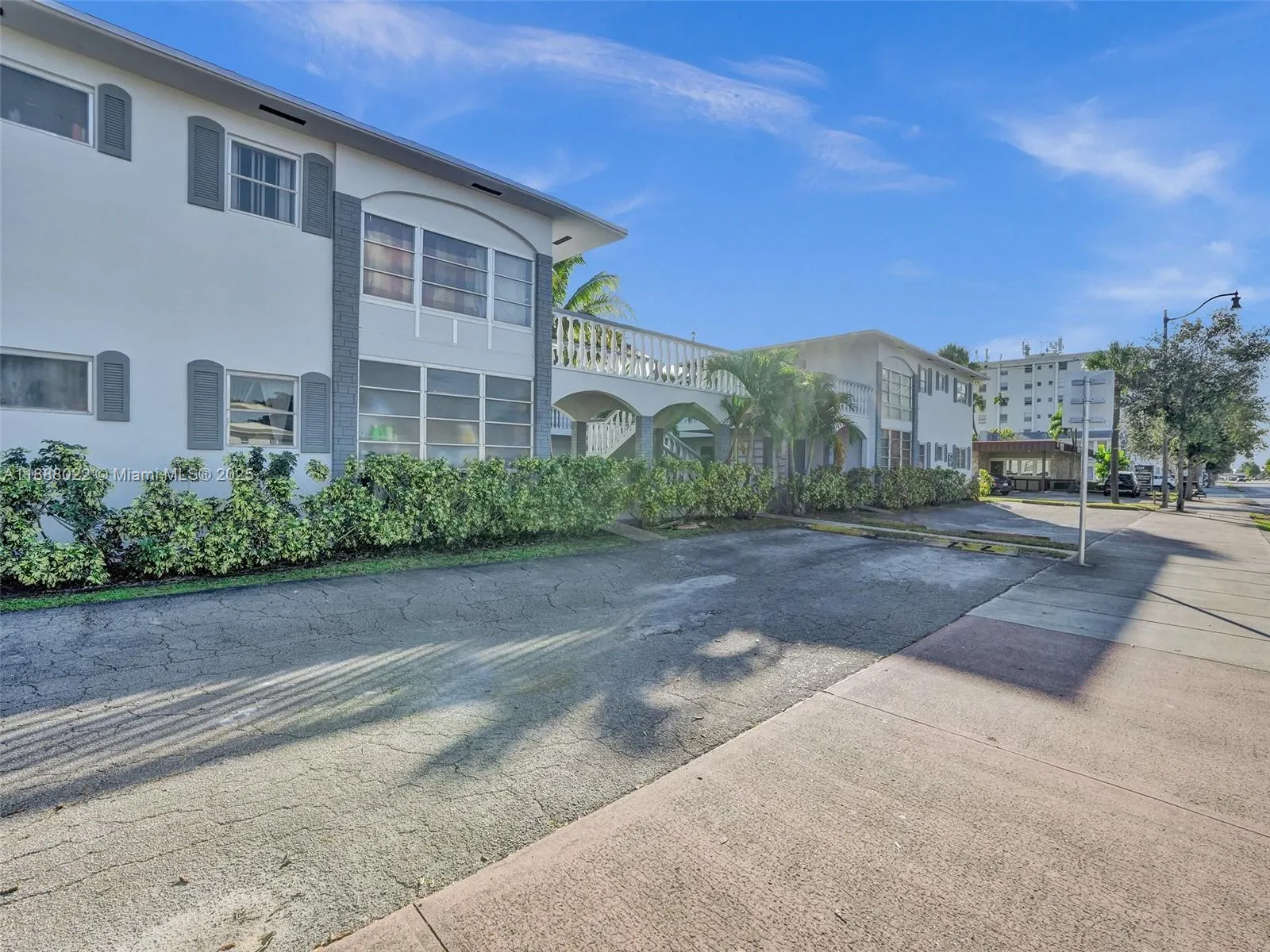 5112 Hollywood Blvd, #7