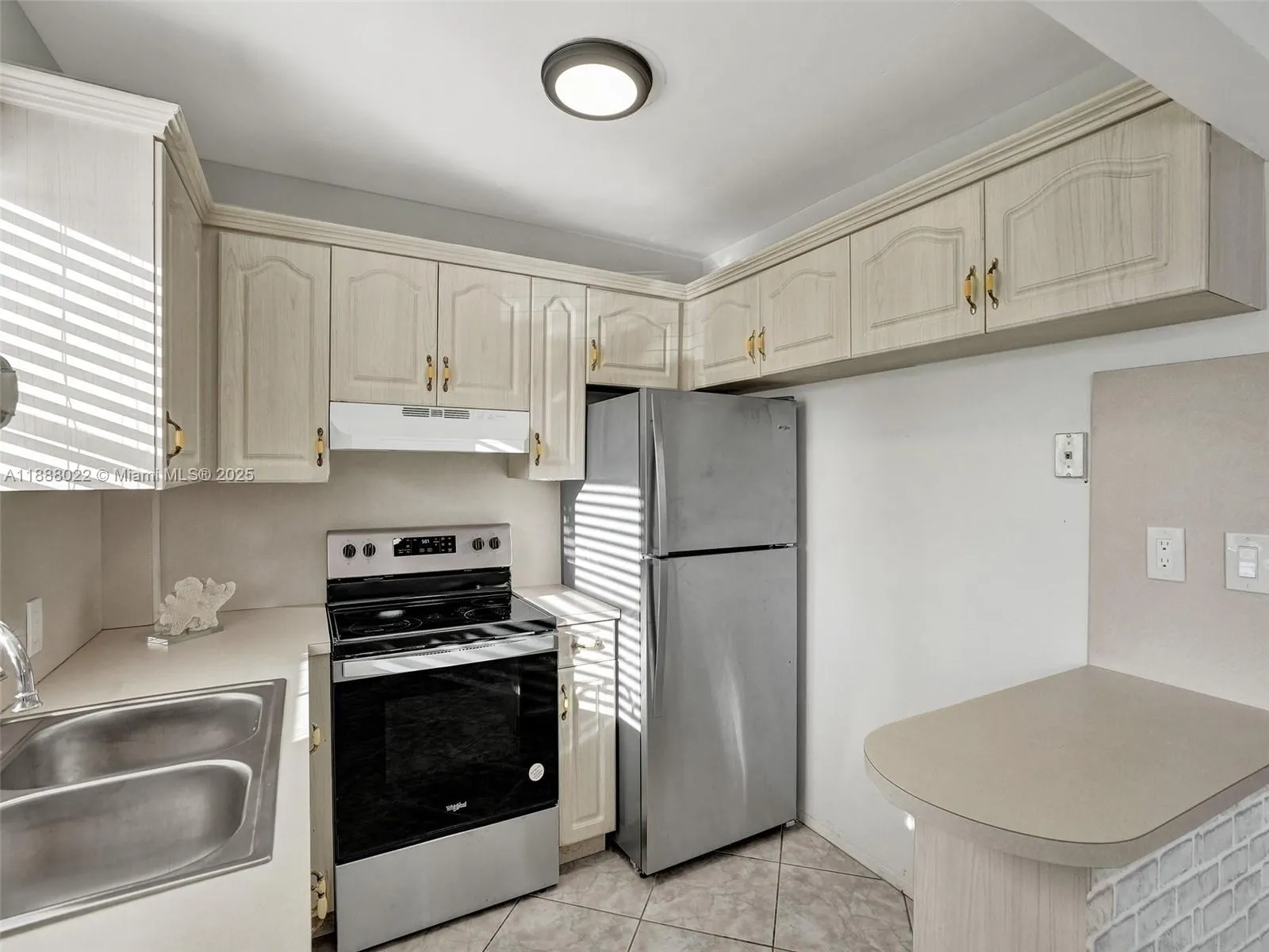 5112 Hollywood Blvd, #7