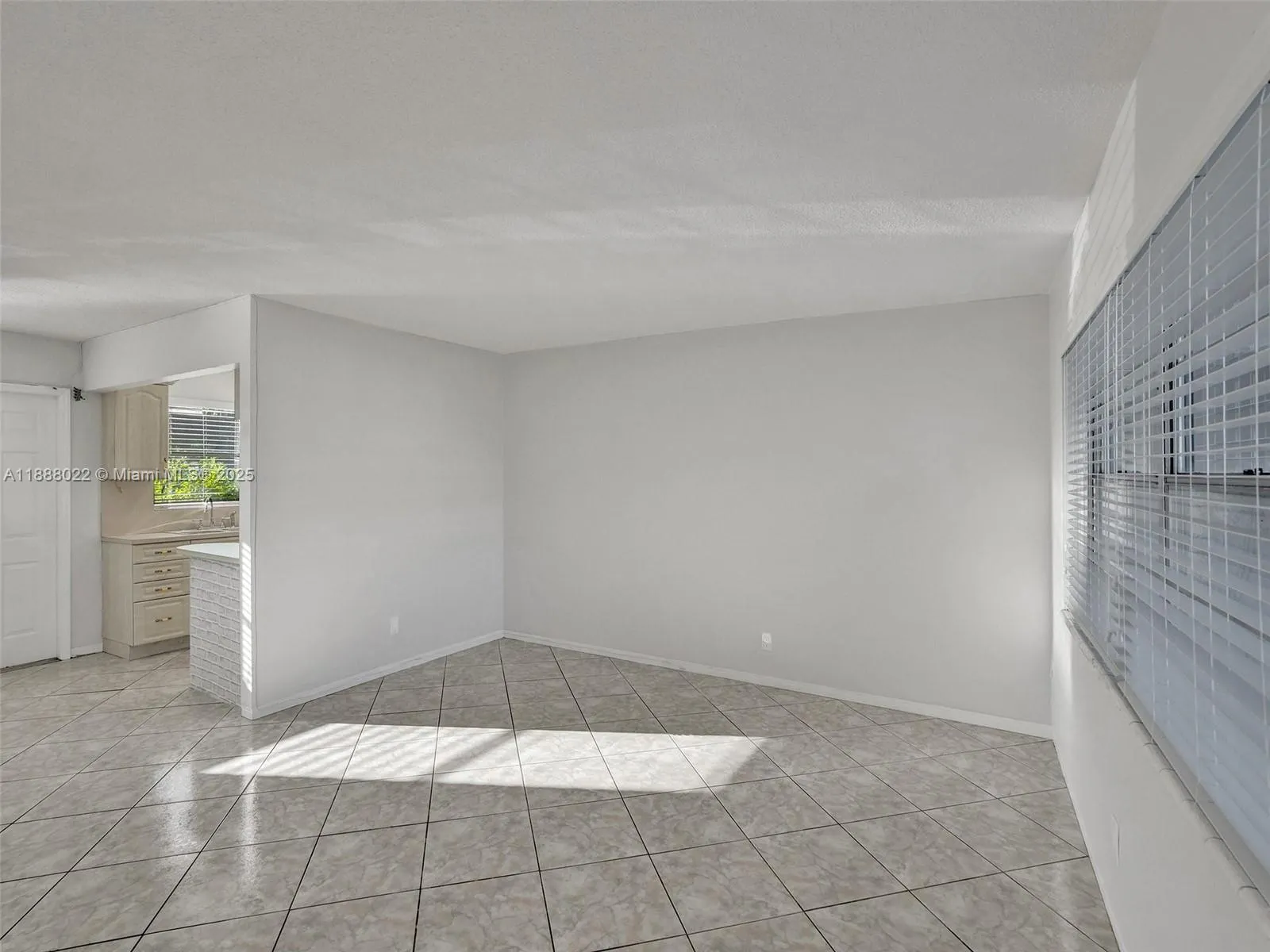 5112 Hollywood Blvd, #7