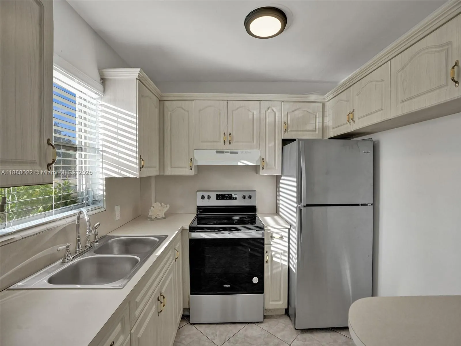 5112 Hollywood Blvd, #7