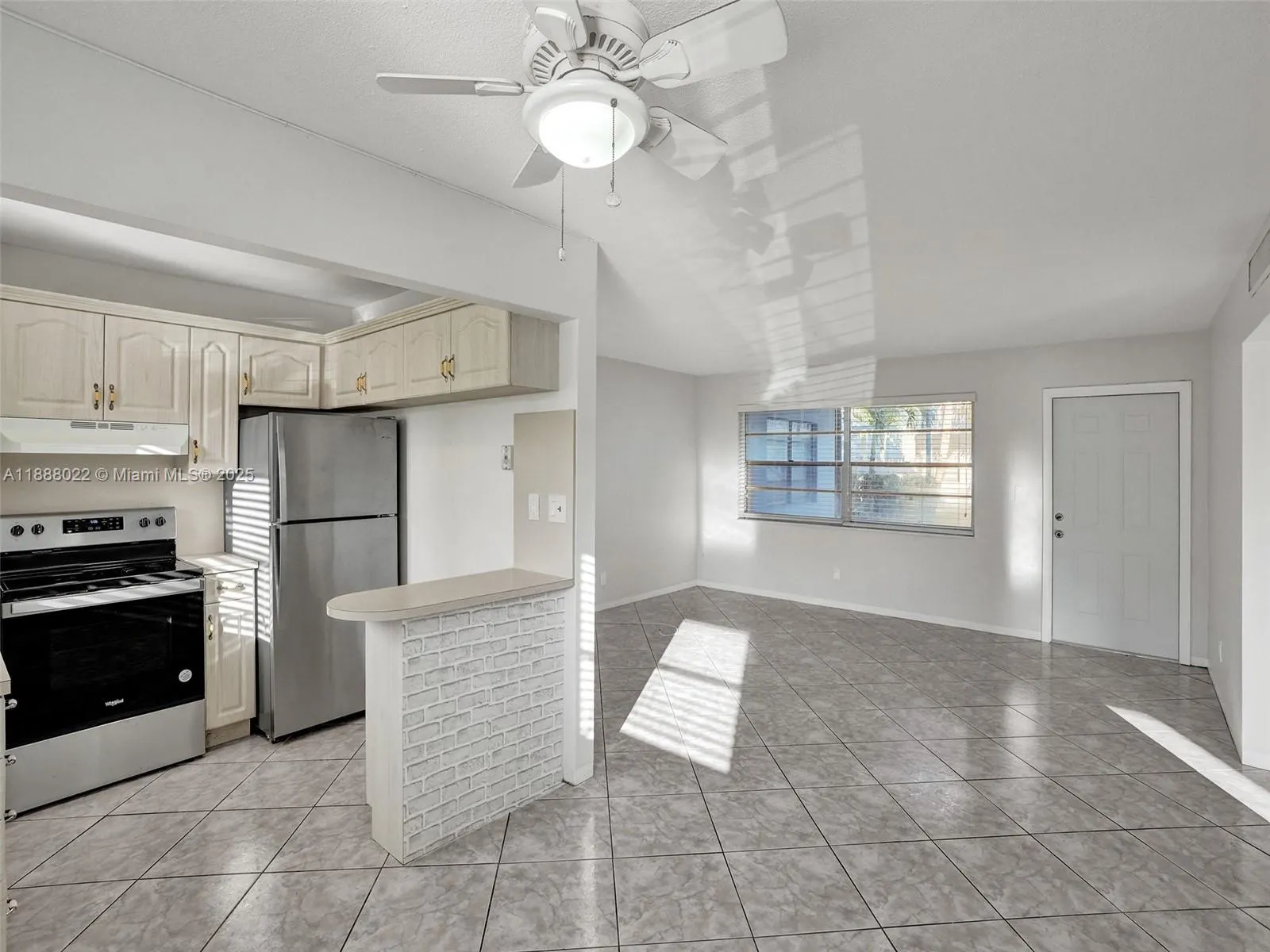 5112 Hollywood Blvd, #7