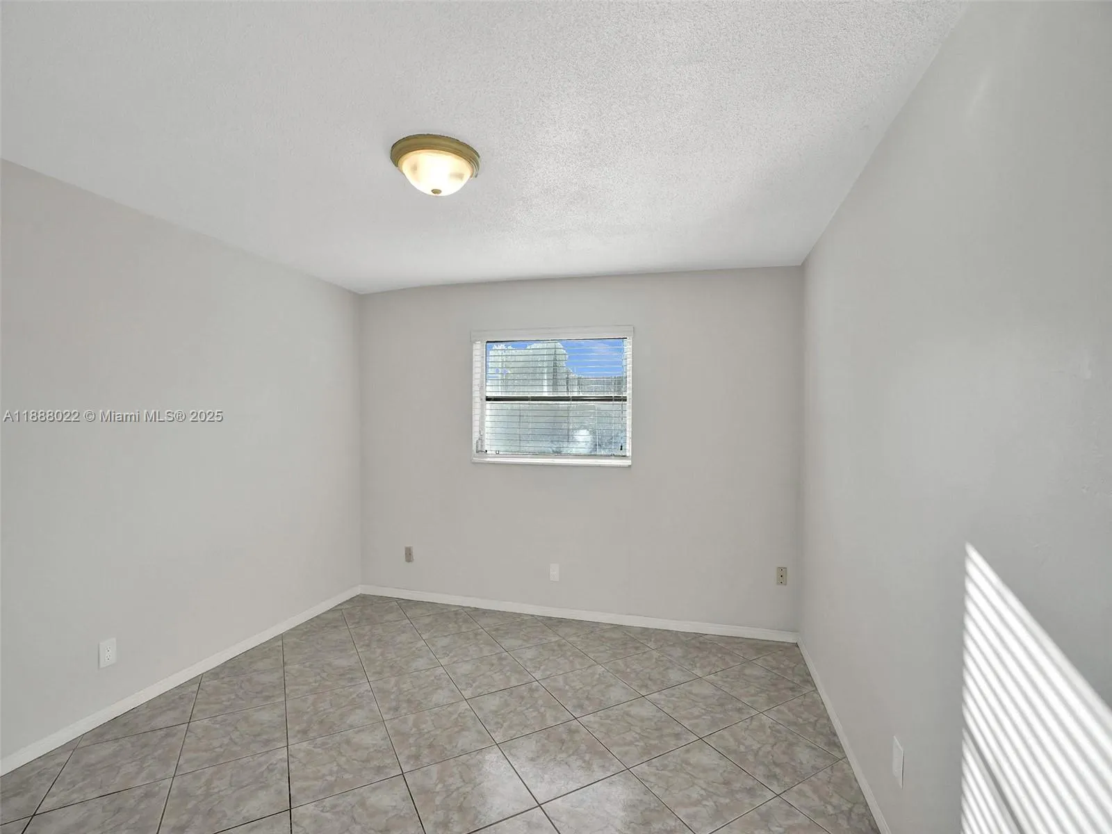 5112 Hollywood Blvd, #7