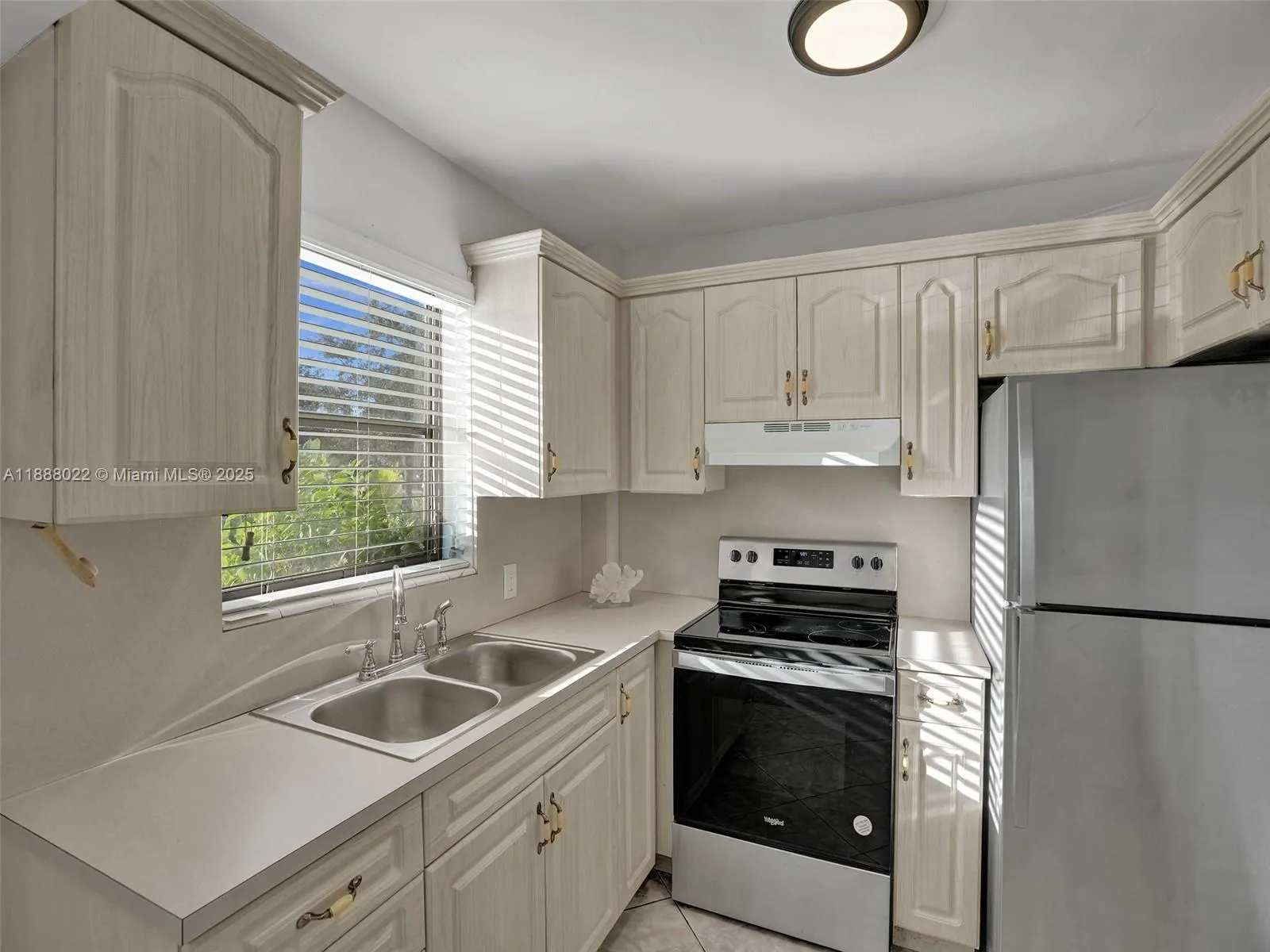 5112 Hollywood Blvd, #7