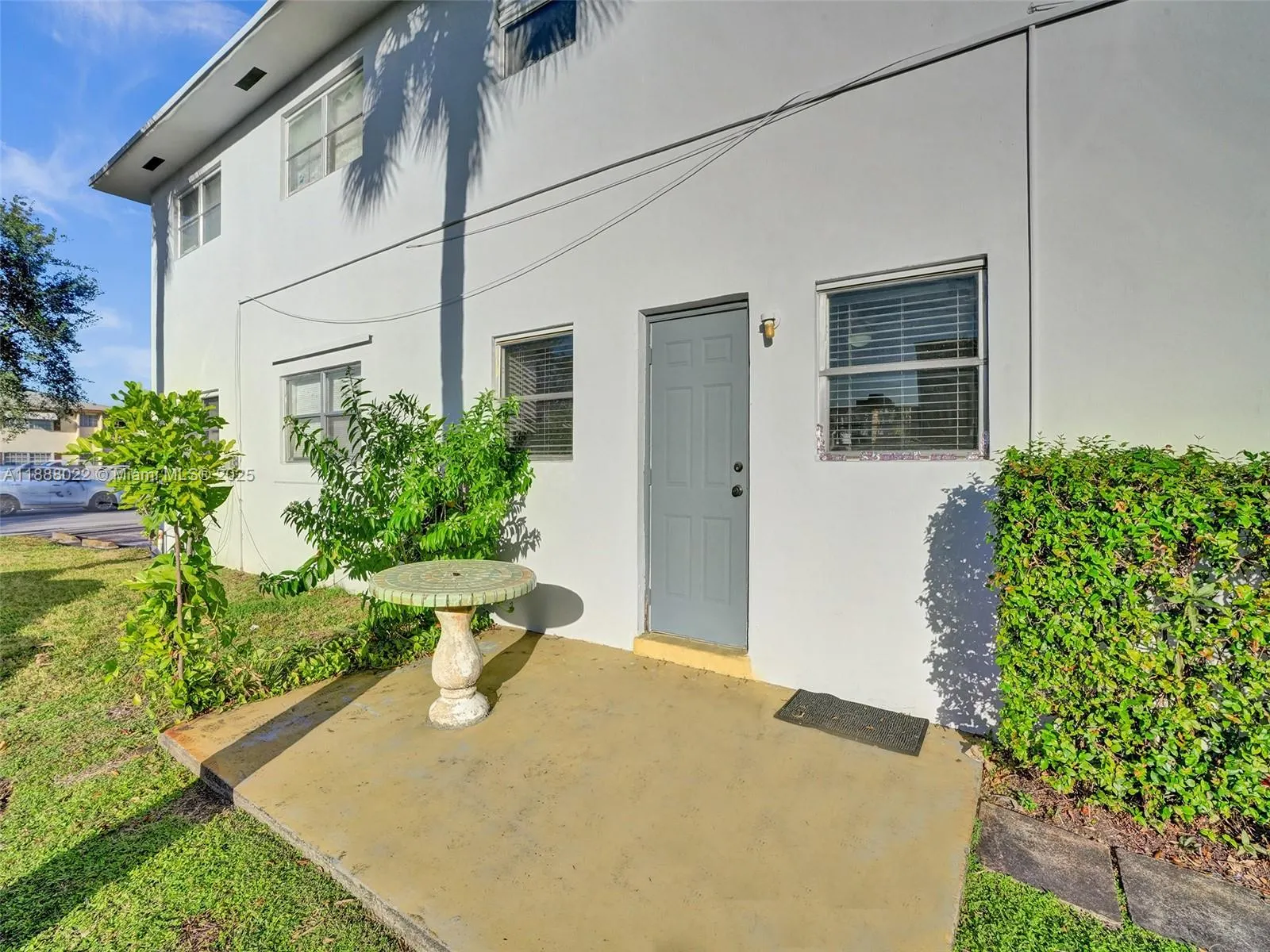 5112 Hollywood Blvd, #7