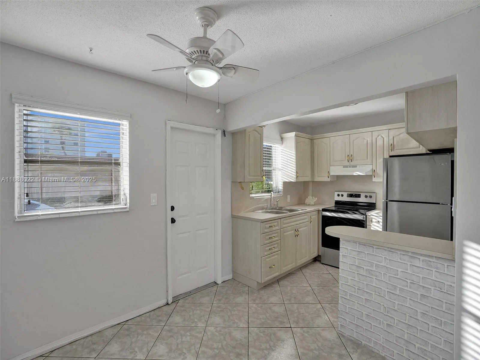 5112 Hollywood Blvd, #7