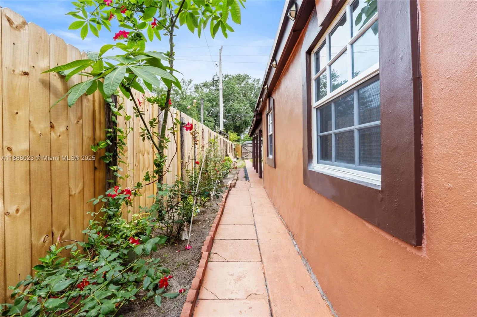 1223 NE 182nd St