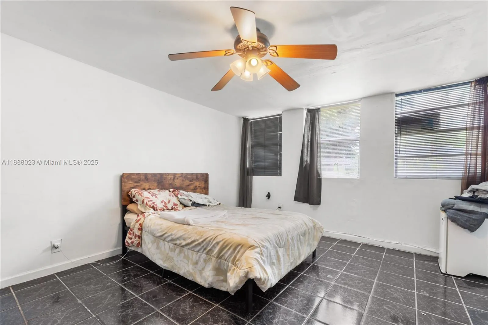1223 NE 182nd St