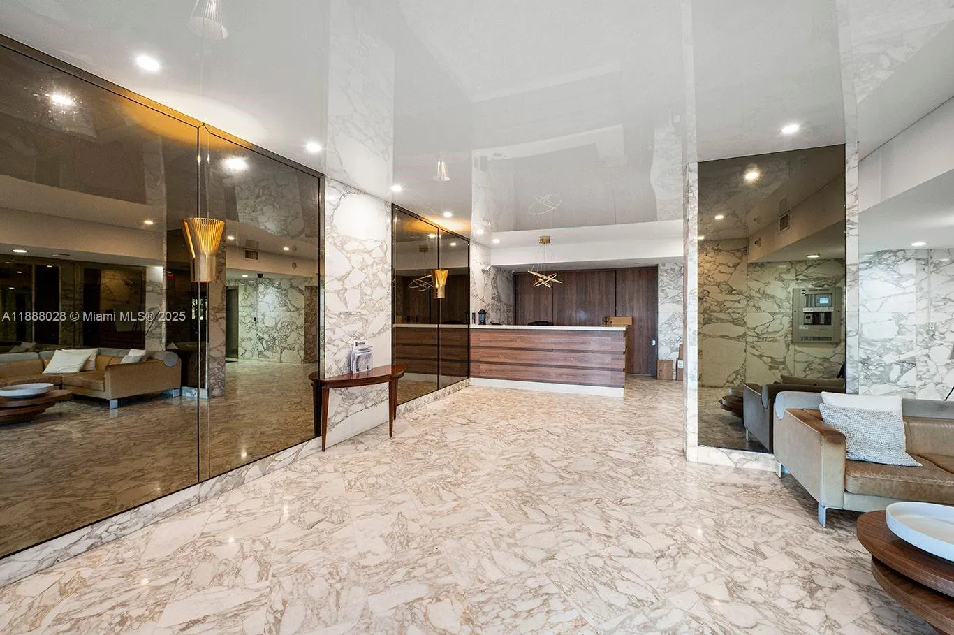 7135 Collins Ave, #625