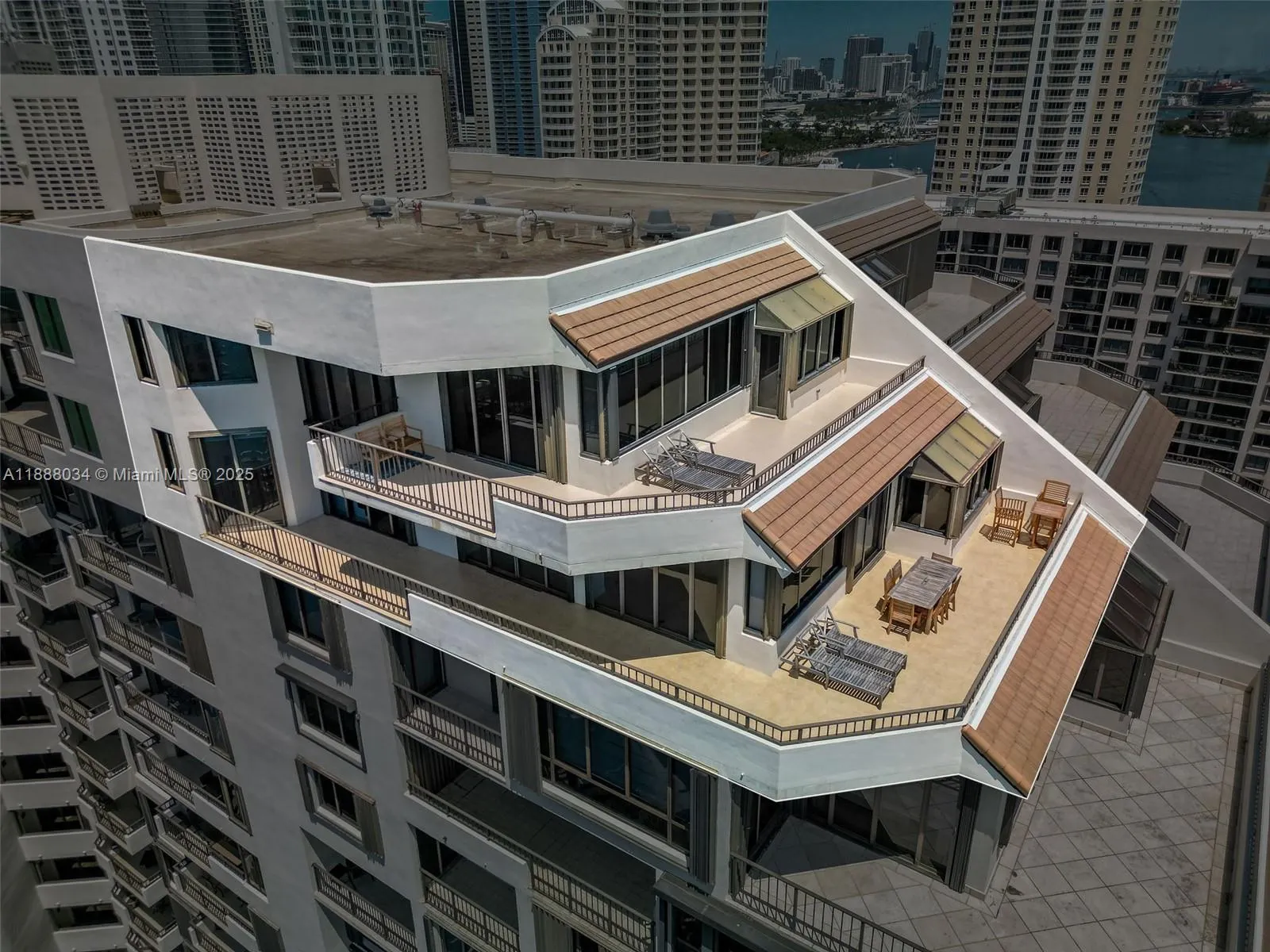 520 Brickell Key Drive, #UPH-03