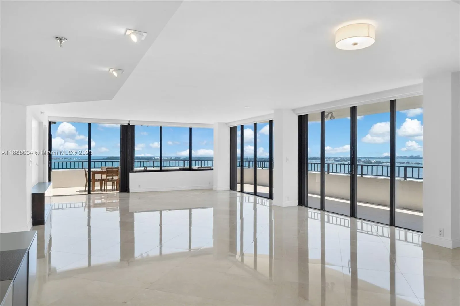 520 Brickell Key Drive, #UPH-03
