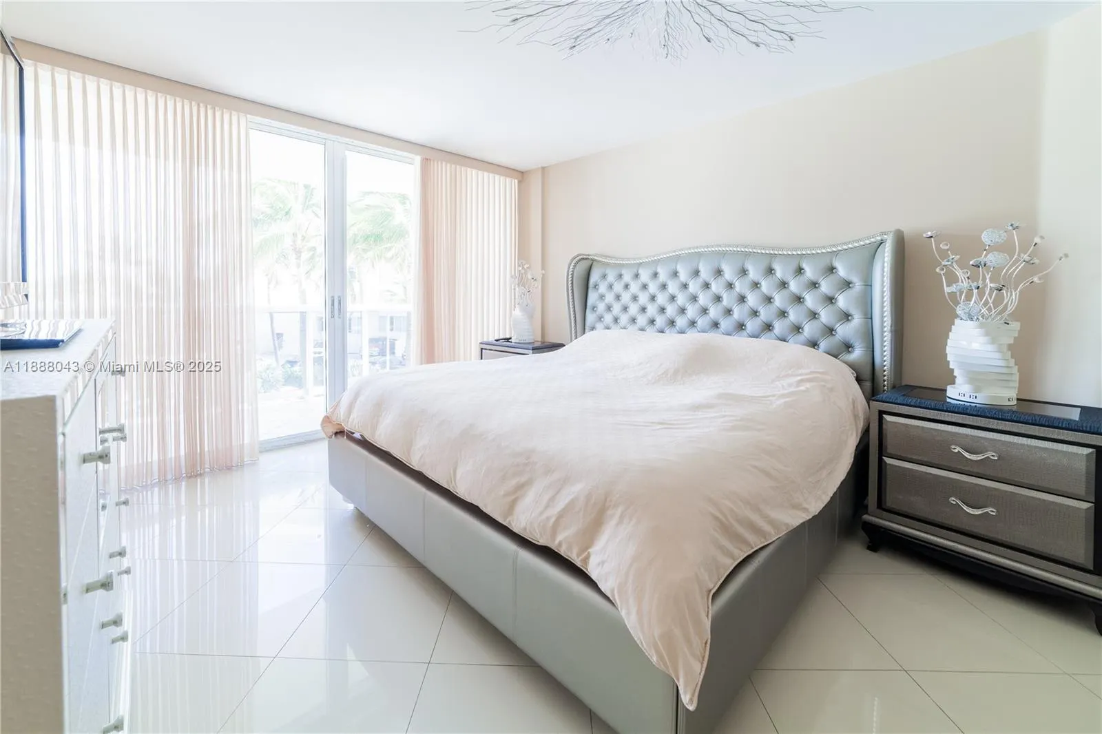 16711 Collins Ave, #303