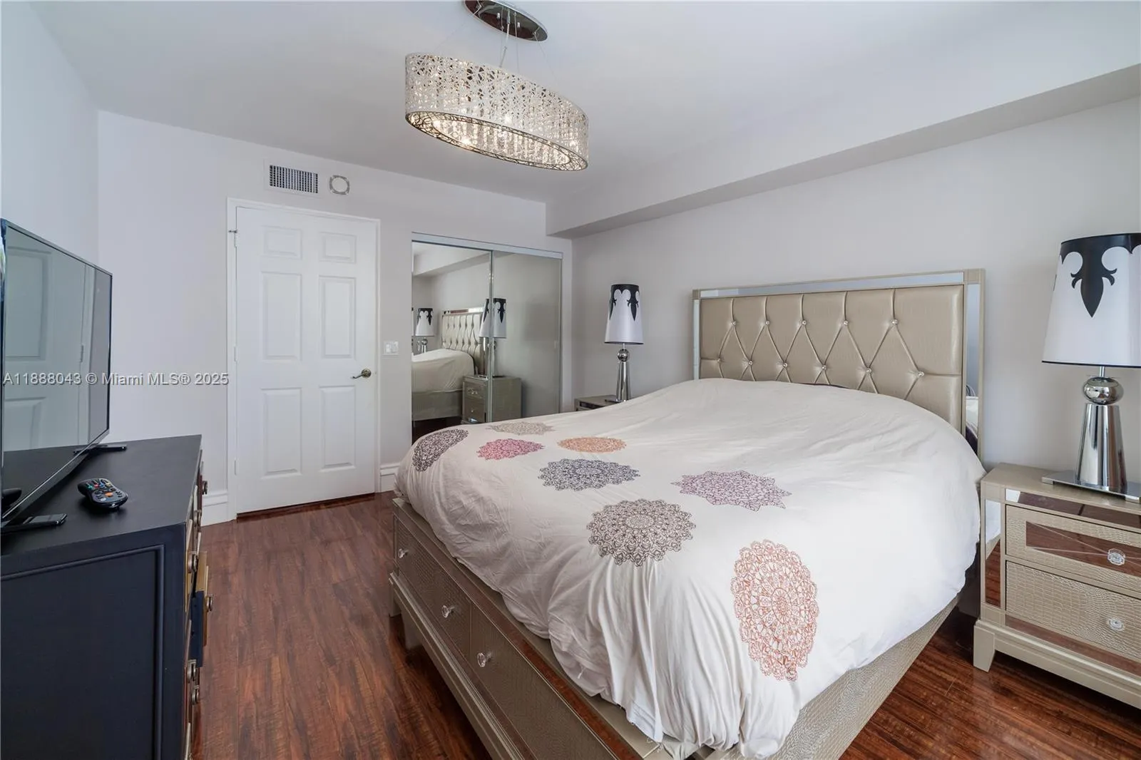 16711 Collins Ave, #303