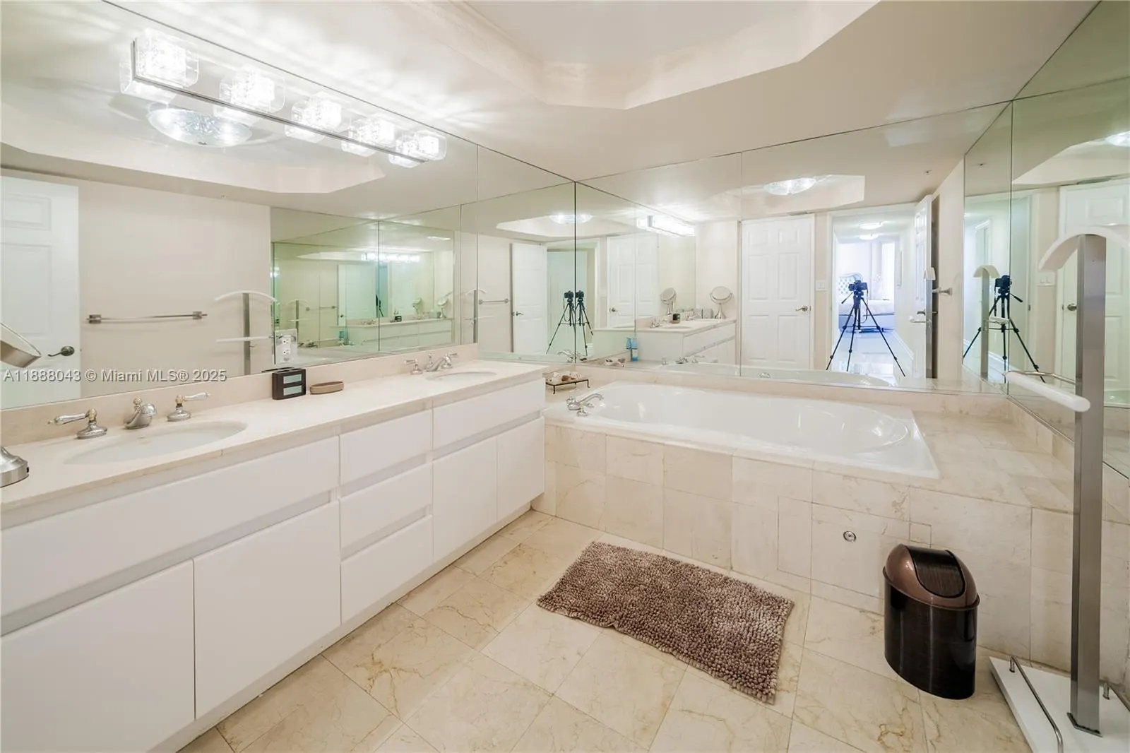 16711 Collins Ave, #303