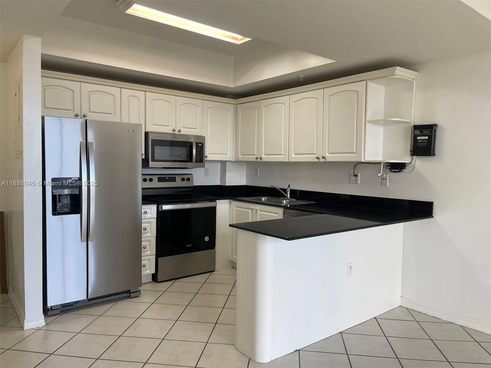 3500 Coral Way, #813