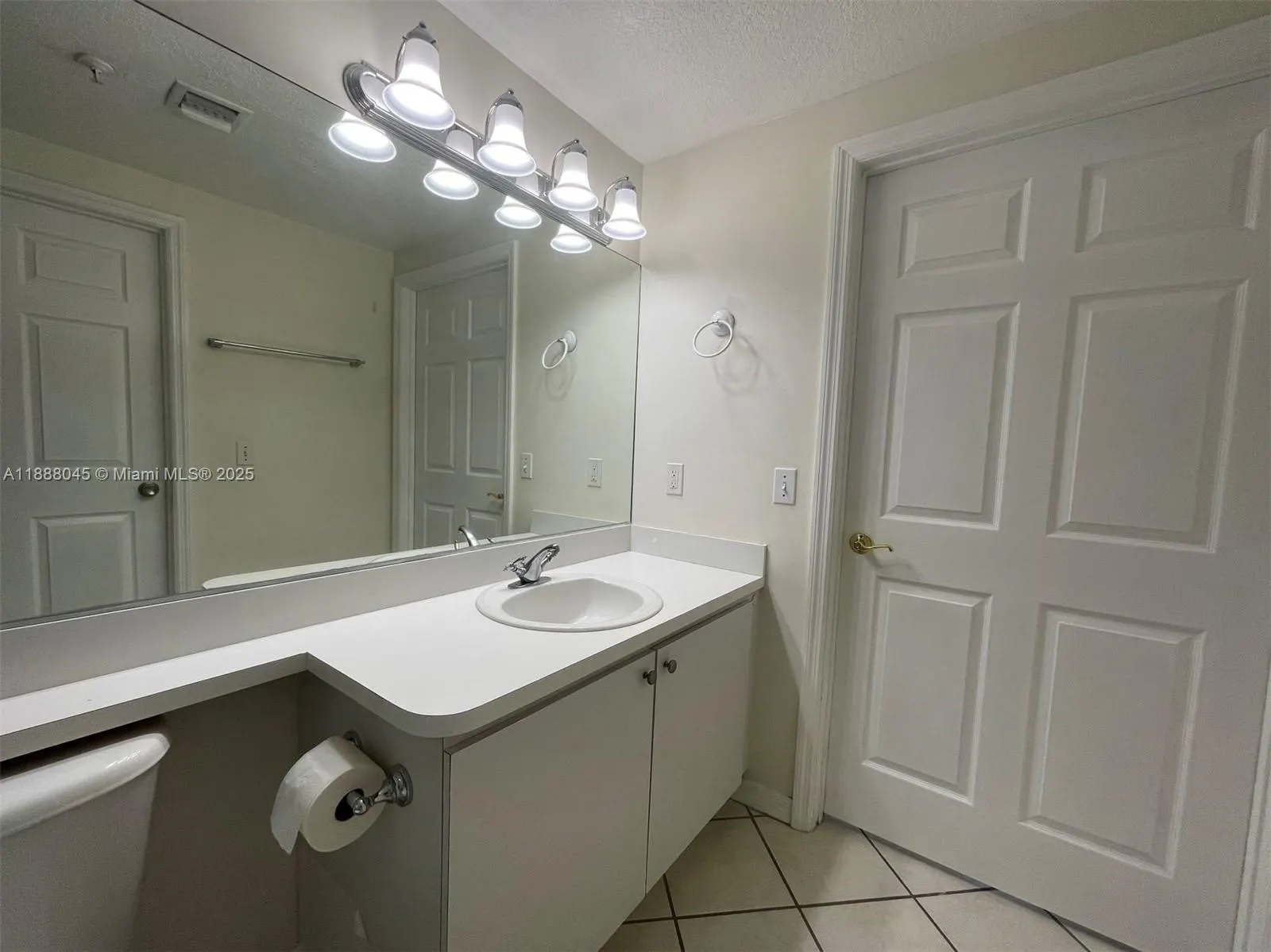 3500 Coral Way, #813