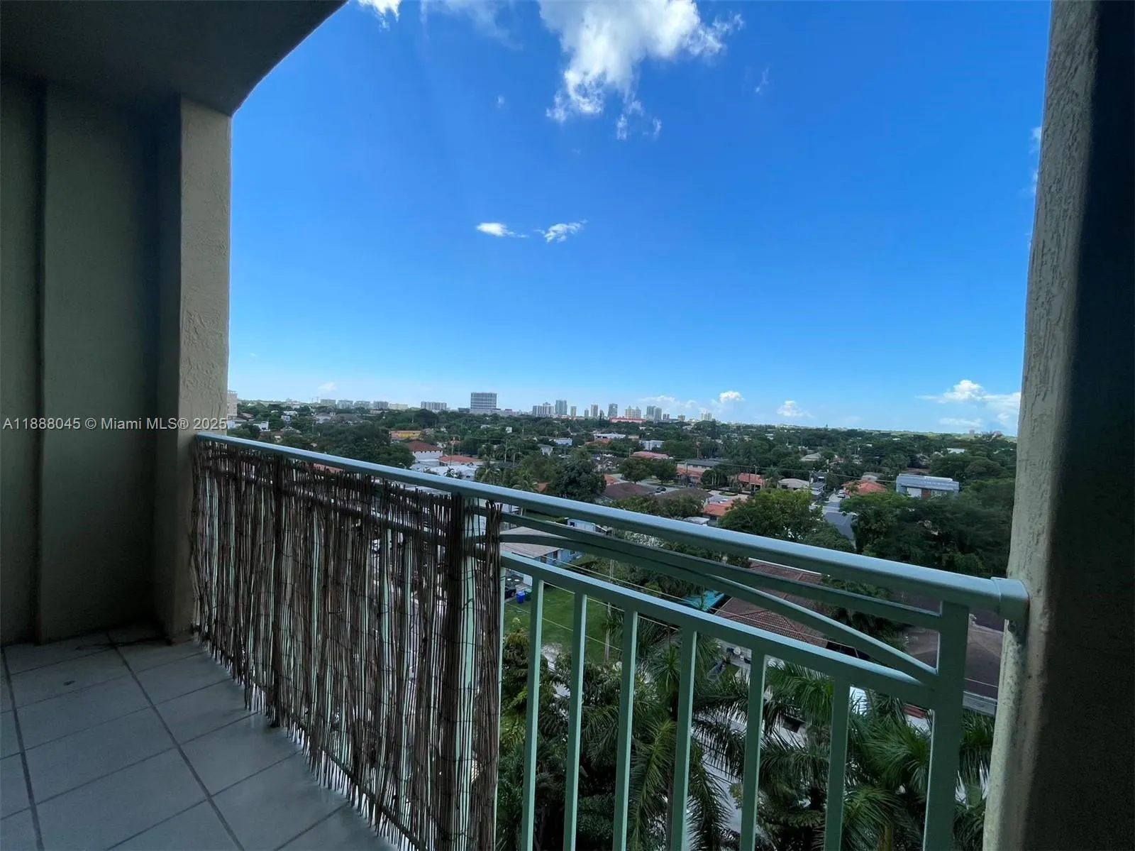 3500 Coral Way, #813