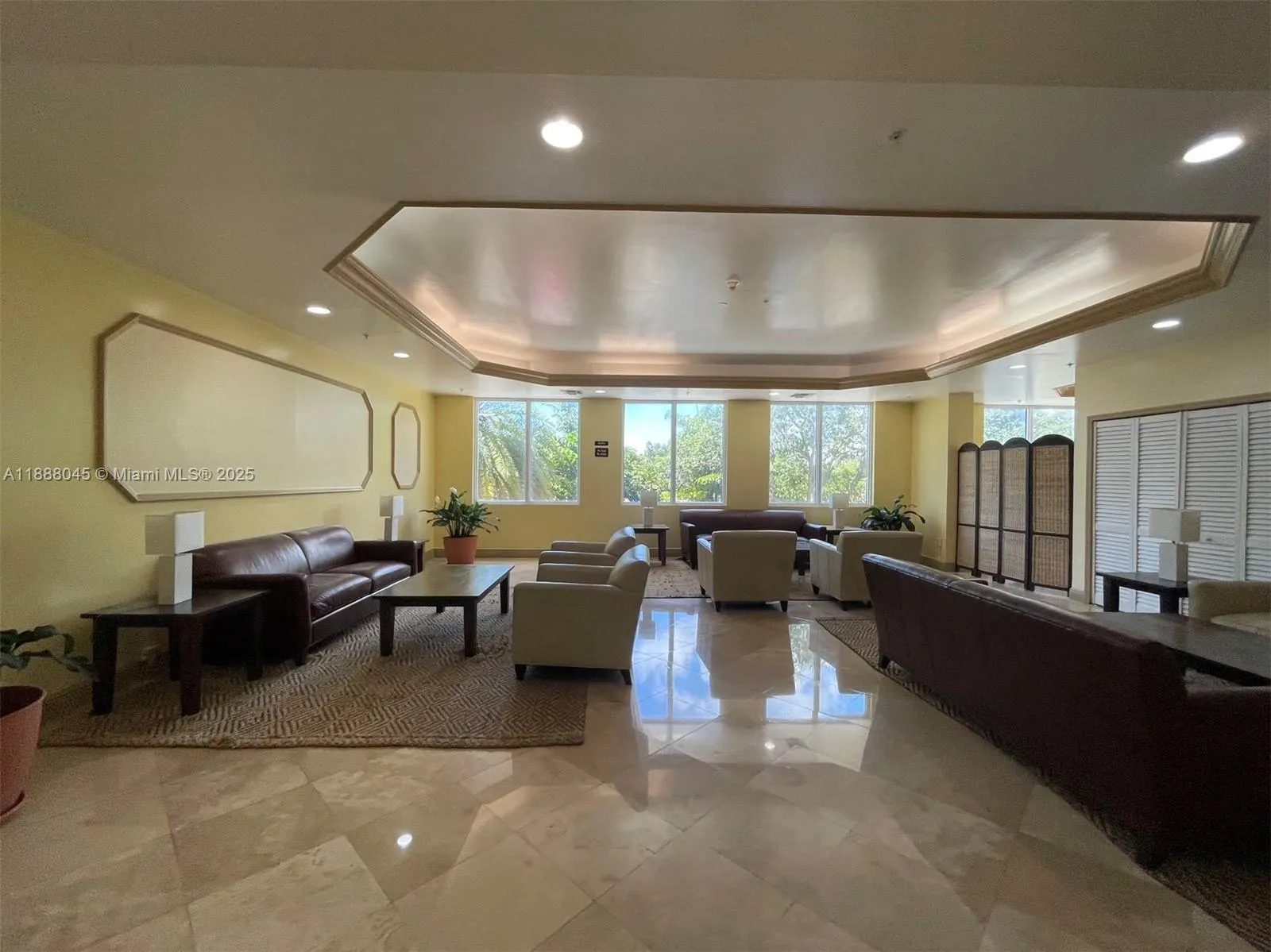 3500 Coral Way, #813