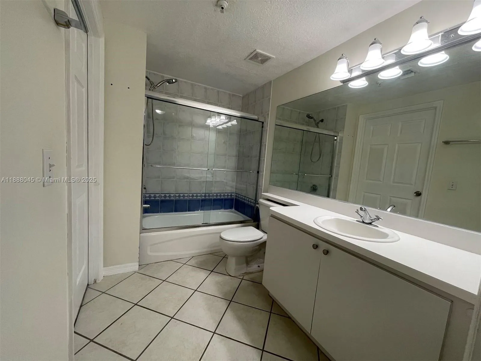 3500 Coral Way, #813