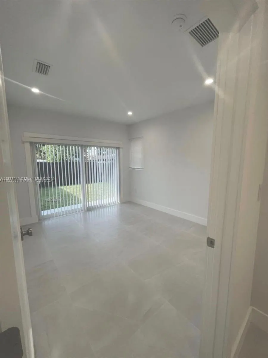 6329 SW 23rd St, #6329