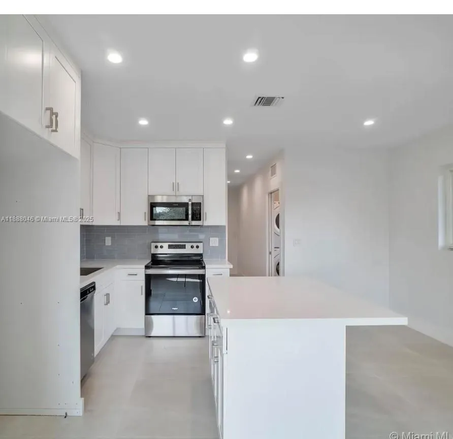 6329 SW 23rd St, #6329