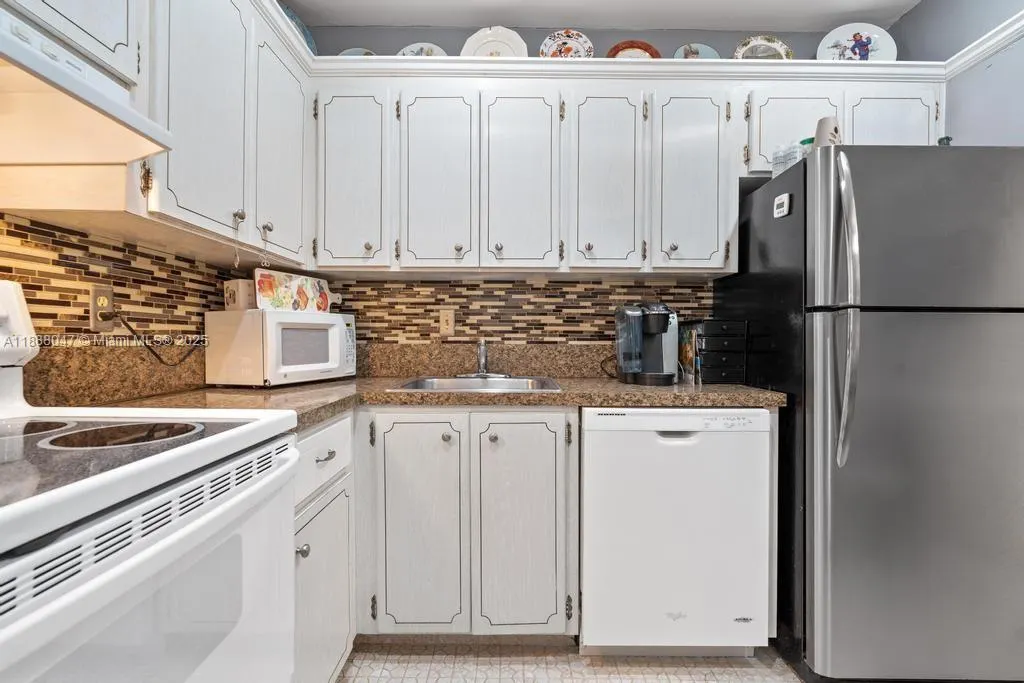 400 S Cypress Rd, #424