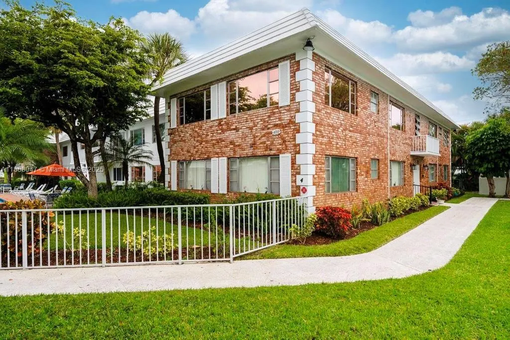 400 S Cypress Rd, #424